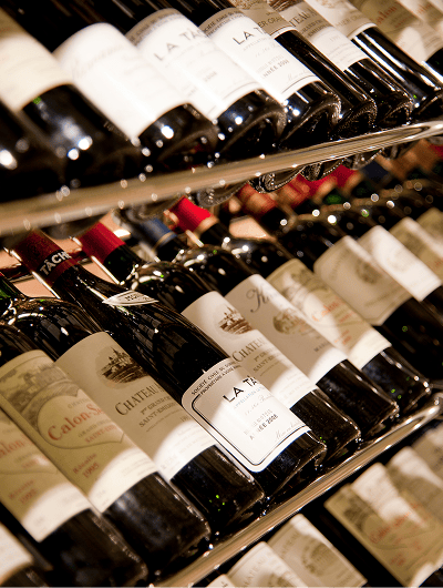 ワインセラーのボトル
