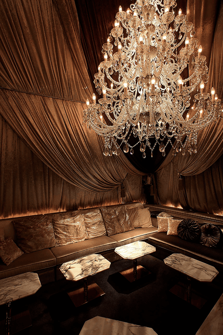 プラチナルームのブルーソファ